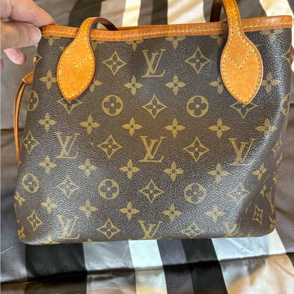 Louis Vuitton Monogram Tote Bag - Picture 10 of 13